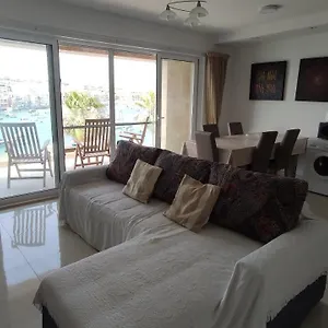 Aquamarine Sea Front - Third Floor Apartman