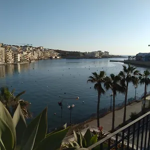 Seafront Akwador Vendégház